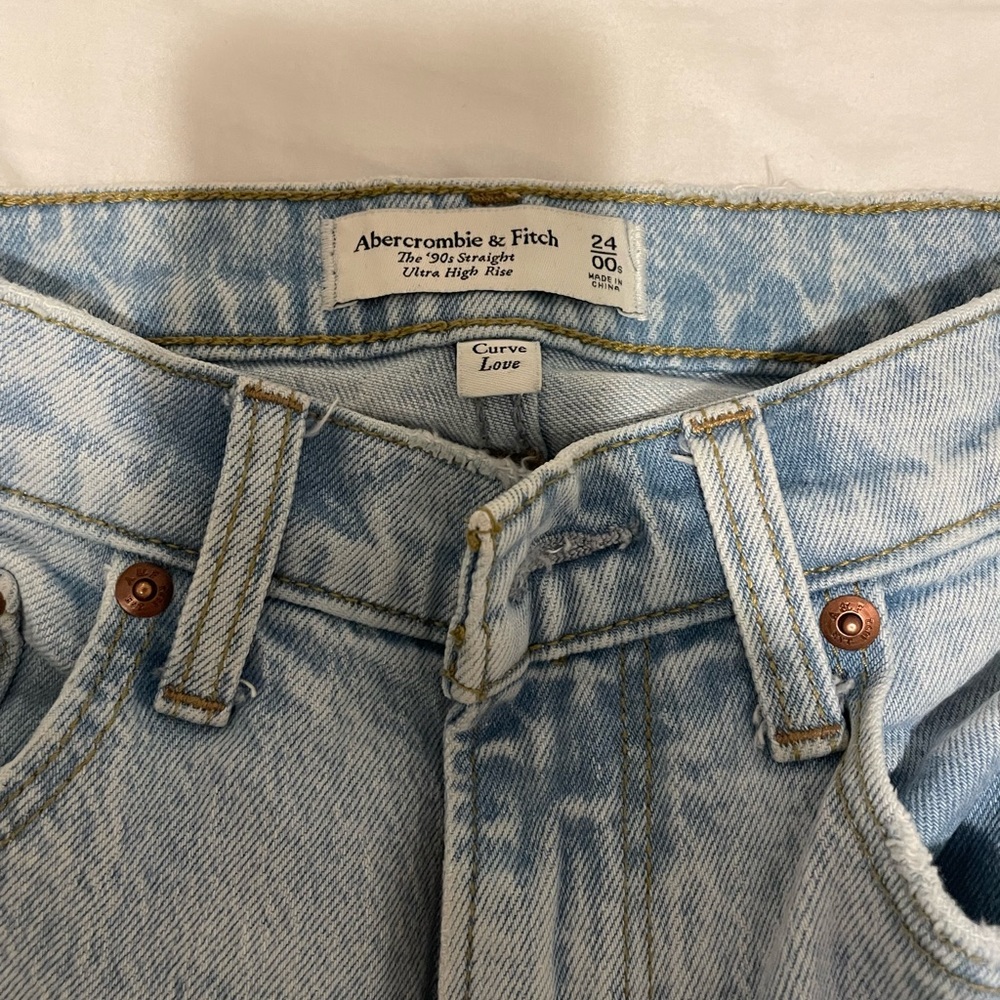 Abercrombie 90s straight ultra high rise